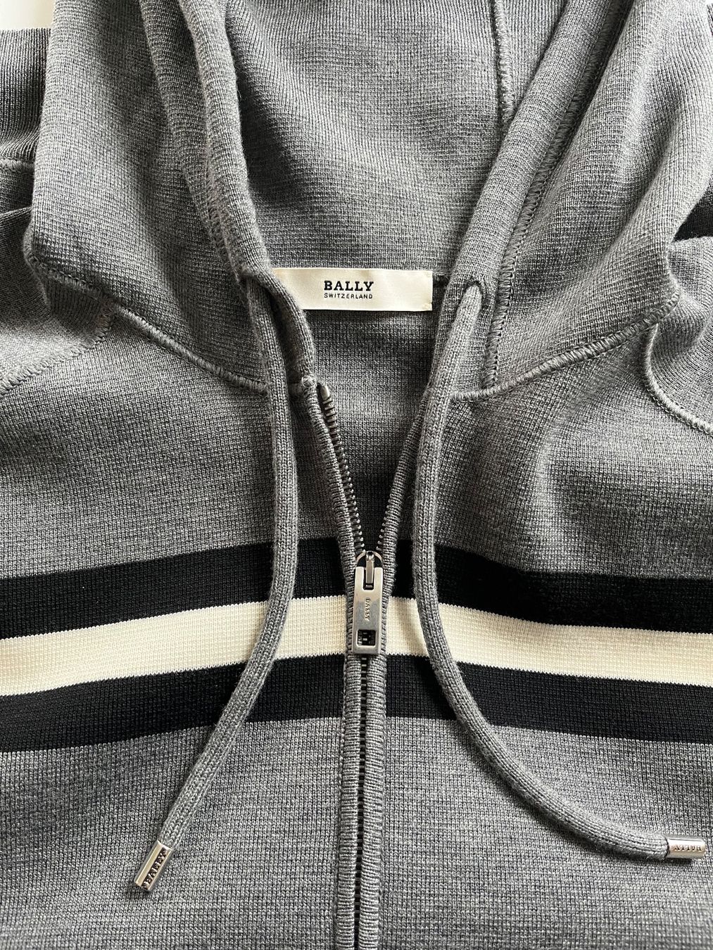 Bally Pullover & Sweatshirts: Bally Kapuzenpulli - WIE NEU! – Neu (gemäss Beschreibung) aus Zollikerberg von Loris810 1