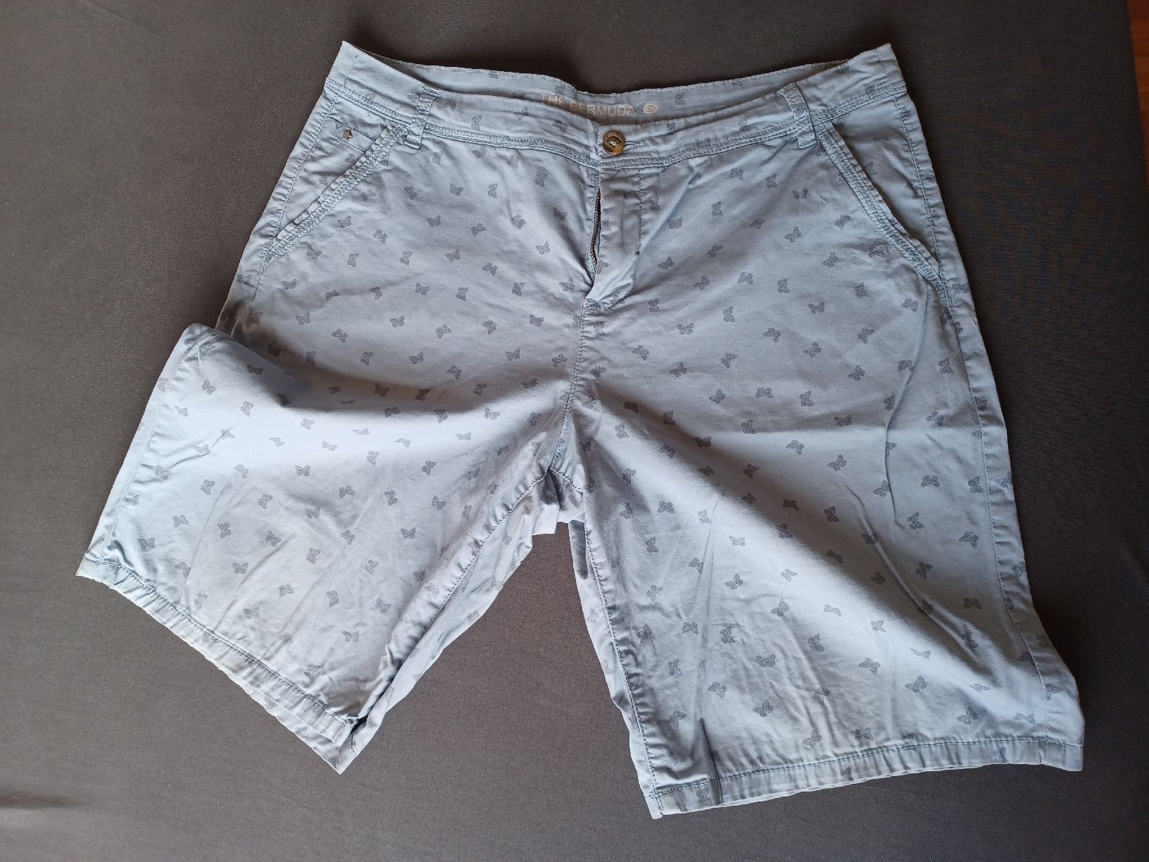 Pantaloni: Bermuda Gr 42 hellblau  – Nuovo (secondo la descrizione) da Zürich venduto da Miniskus