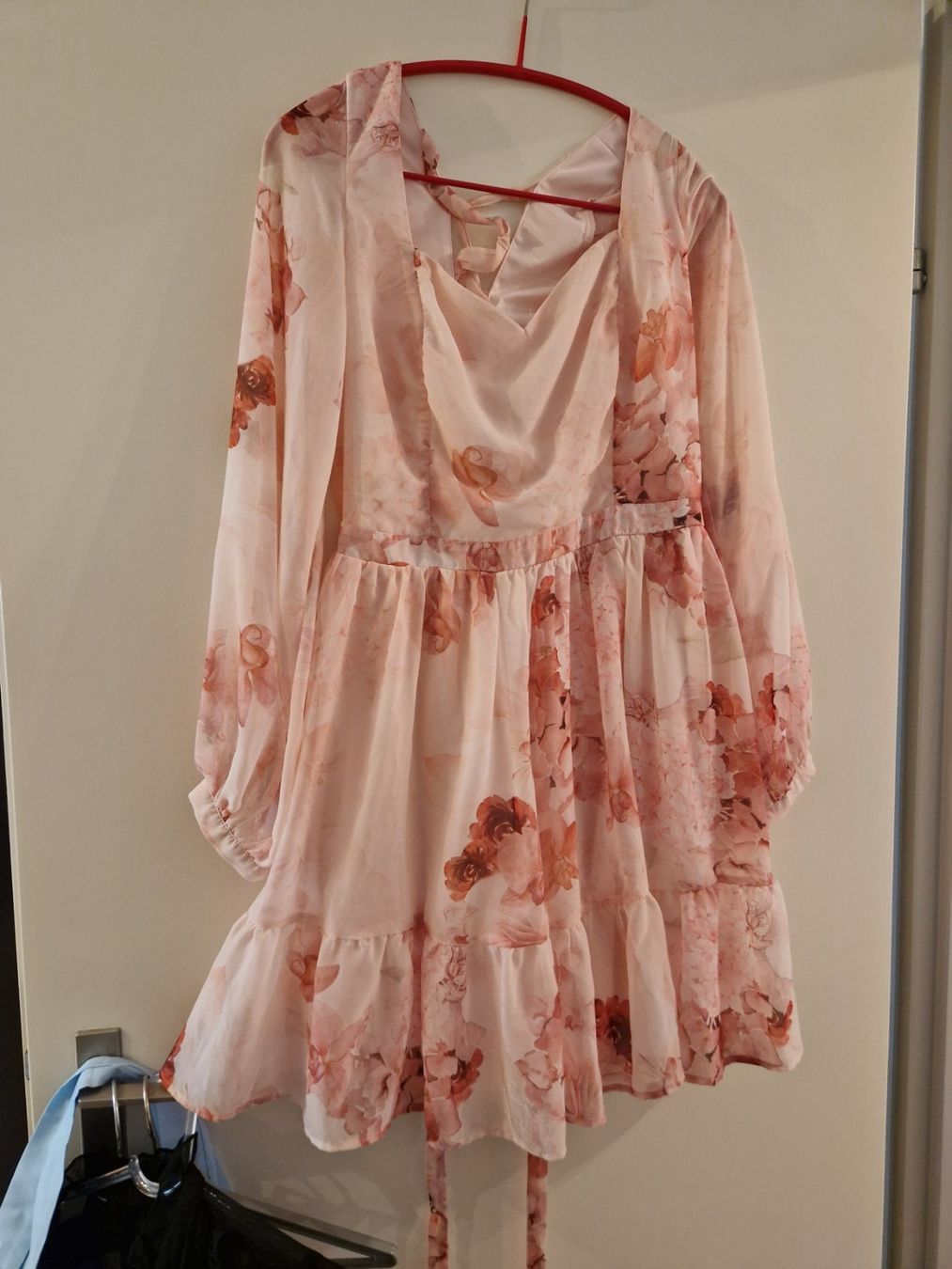 Robes: Rosa Blumenkleid – Neuf (Voir description) à Ebikon par kov_9vqb