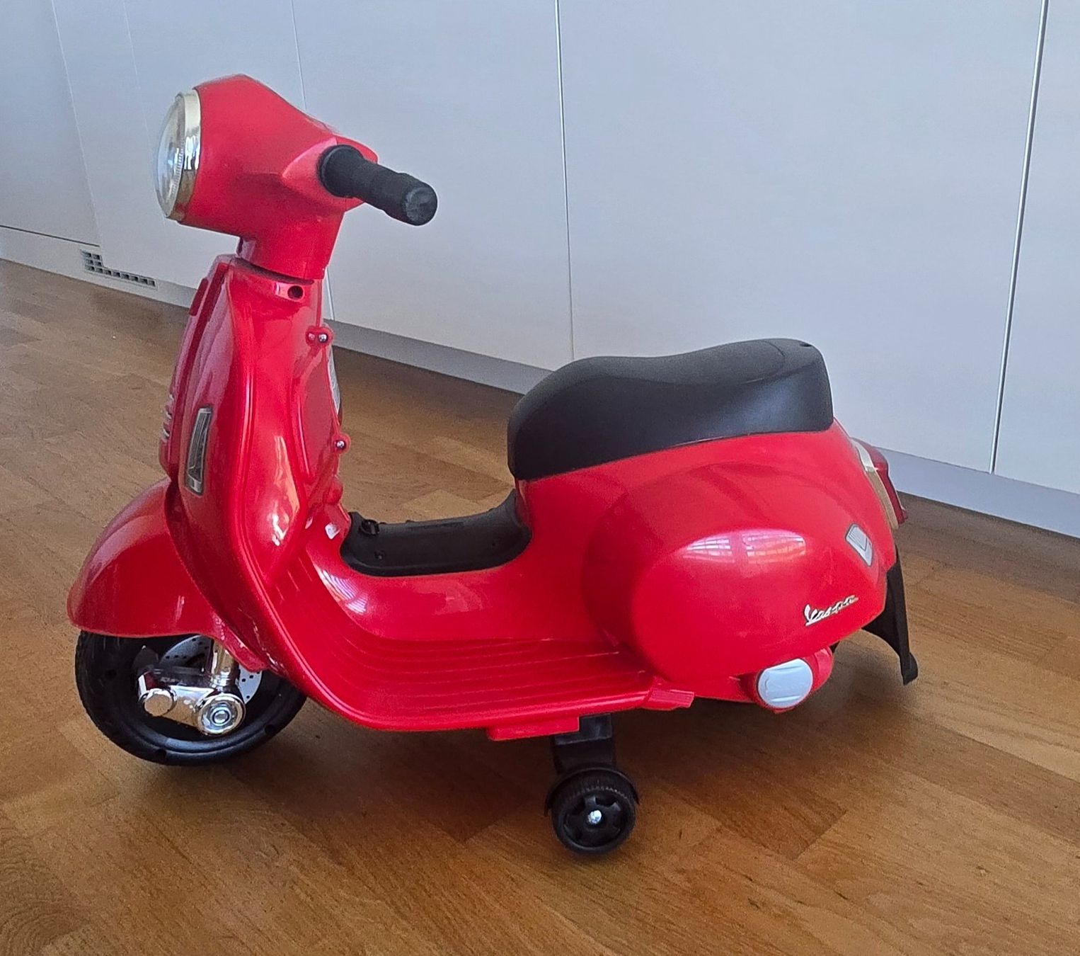 Vespa Fahrzeuge für Kinder: Elektroroller Kinder – Gebraucht aus Grenchen von Dyonar 1