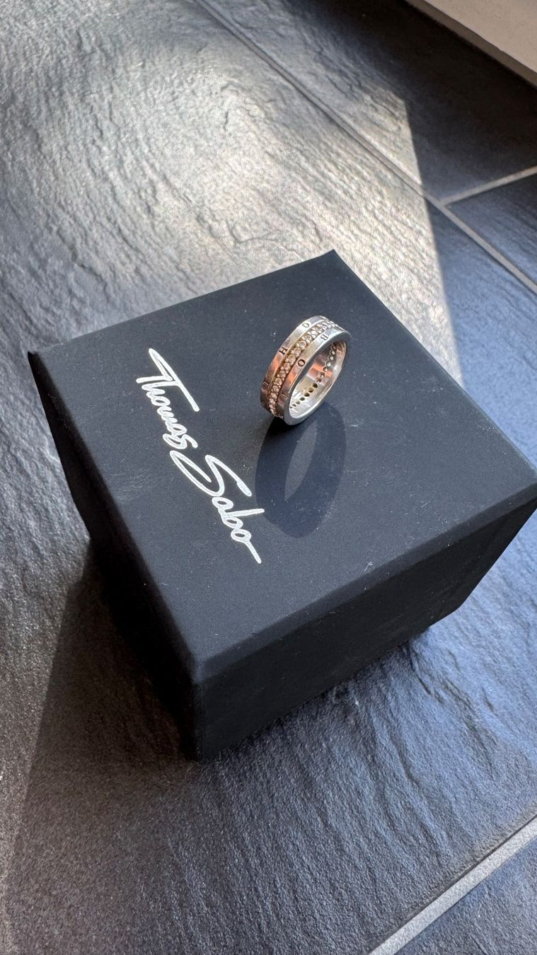 Thomas Sabo Anelli: Thomas Sabo Ring mit weissen Steinen – Usato da Seuzach venduto da oli_2l2l 1