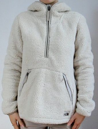 Weisse flauschige Teddybär Jacke von The North Face Gr. S