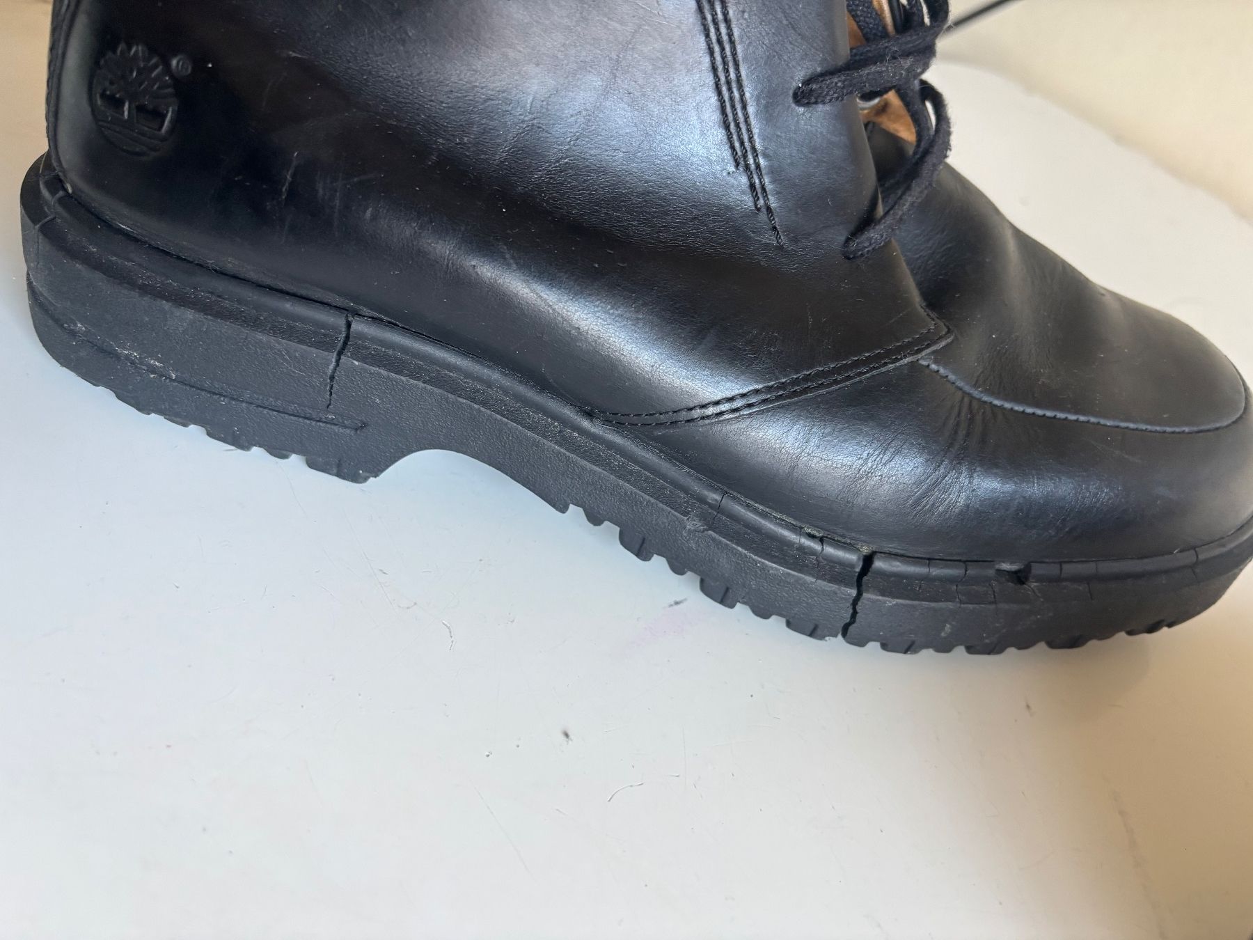 Timberland Scarpe da uomo: Chaussures Timberland Leather – Usato da Lausanne venduto da ali_eddine 4