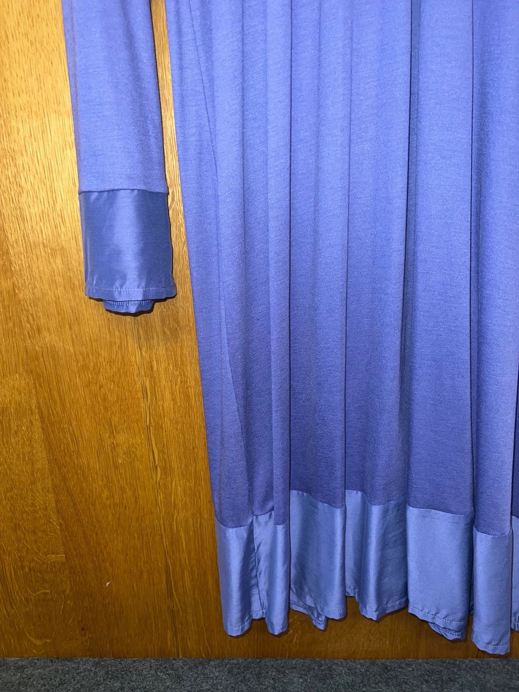 Hanro Negligees & Pigiami: Nachthemd Hanro s Modal Seide neu – Nuovo (secondo la descrizione) da Dornach venduto da samuti 1