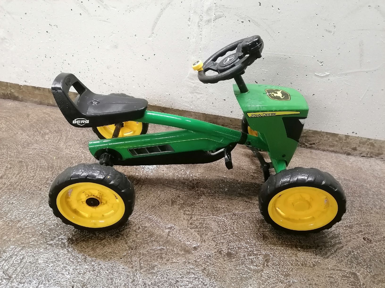 John Deere Fahrzeuge für Kinder: Tretttraktor Berg  – Gebraucht aus Horn von van_zw6w 1