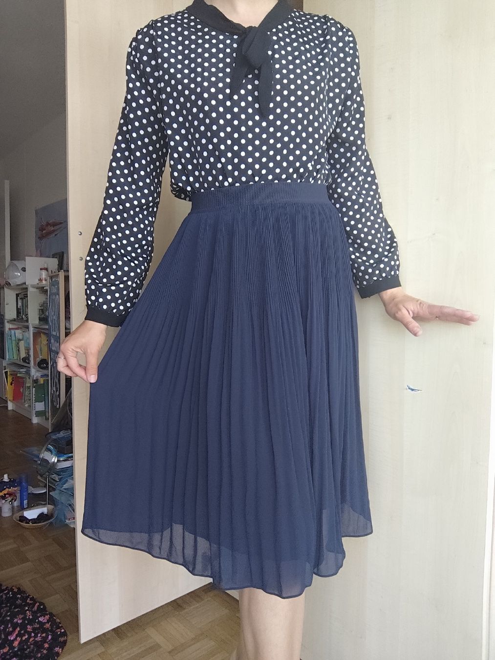 Camicette: Polka Dot Blouse with Tie - Smart & Stylish Look! s – Usato da Mägenwil venduto da VintageGirly 7