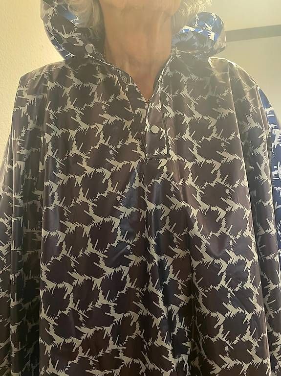 Altro in Moda donna: Regenponcho von Beck Söndergaard – Nuovo e nell'imballaggio originale da Thalwil venduto da and_fdf5 1