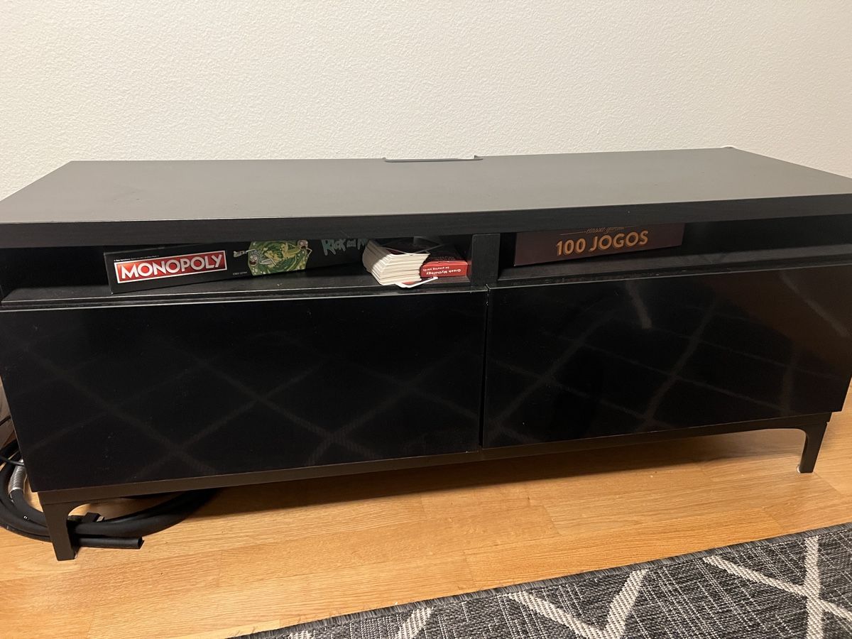 TV Möbel: Schwarzes TV-Möbel / Fernsehkommode – Gebraucht aus Dübendorf von sal_n7gm