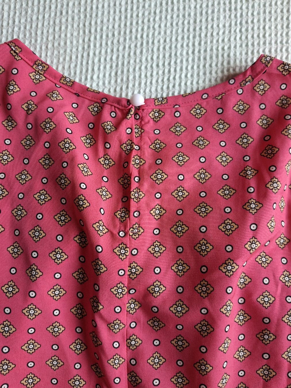 Top: Haut rose vif taille S  – Usato da Villiers venduto da san_jn5w 3