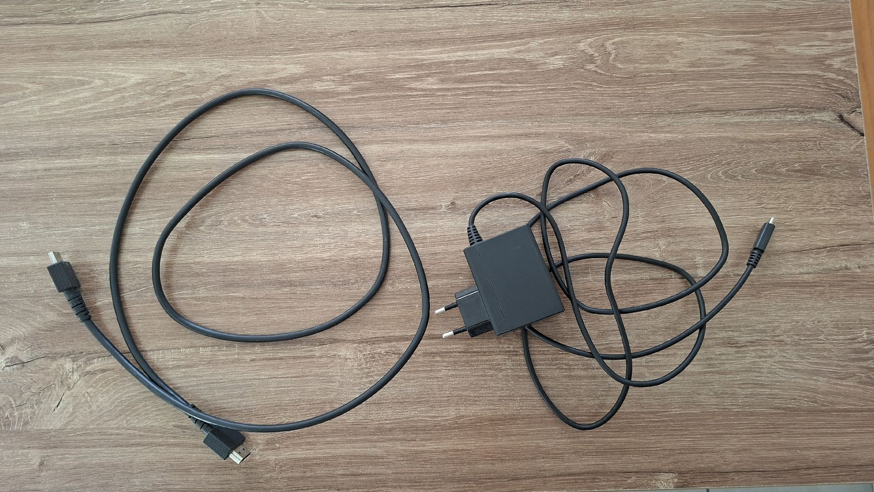 Nintendo Console: Nintendo Switch + Pro Controller – Usato da Kerns venduto da h82020 2