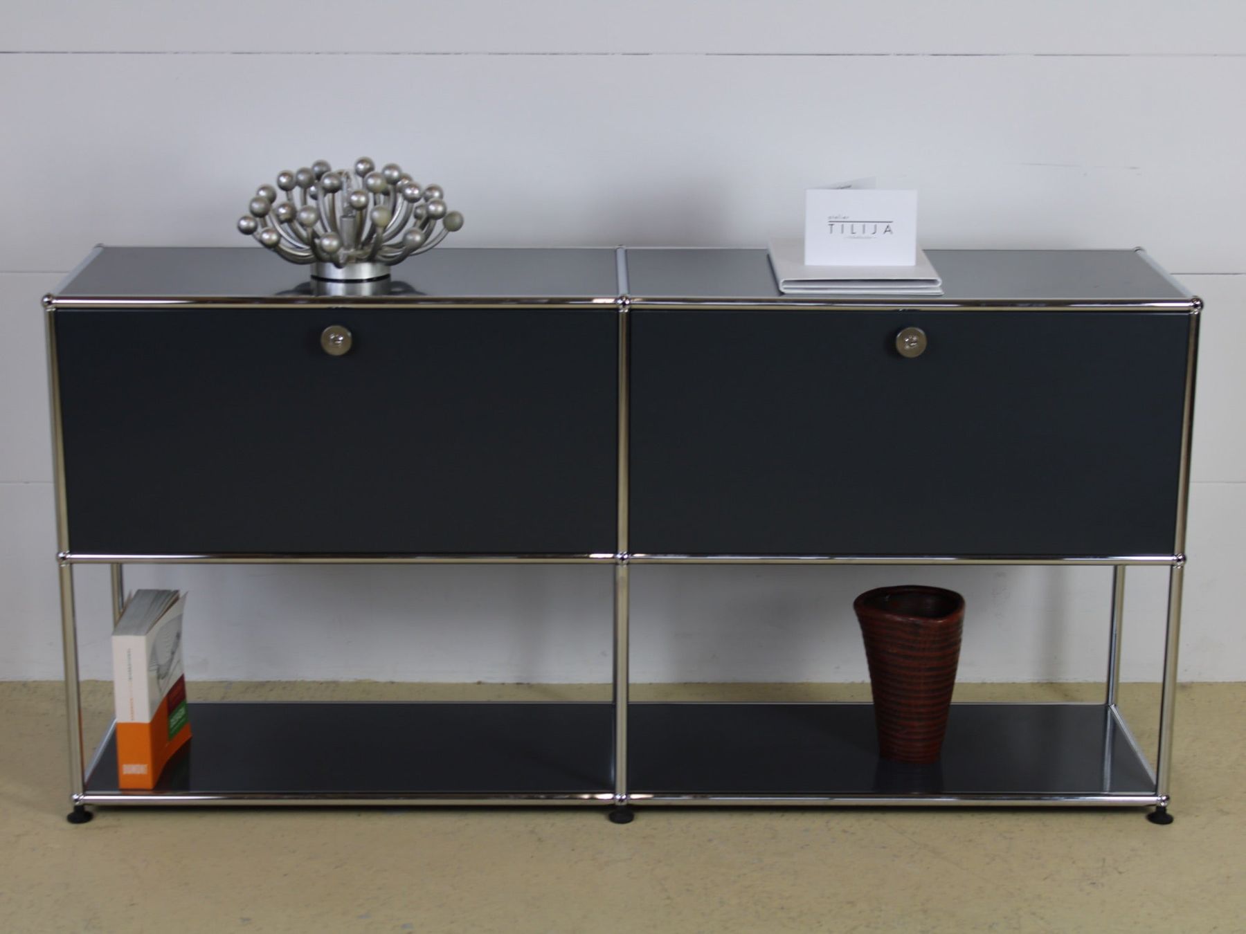 USM Kommoden: USM Haller Sideboard | Anthrazitgrau | Neuwertig – Gebraucht aus Meinisberg von atelier_TILIJA 1