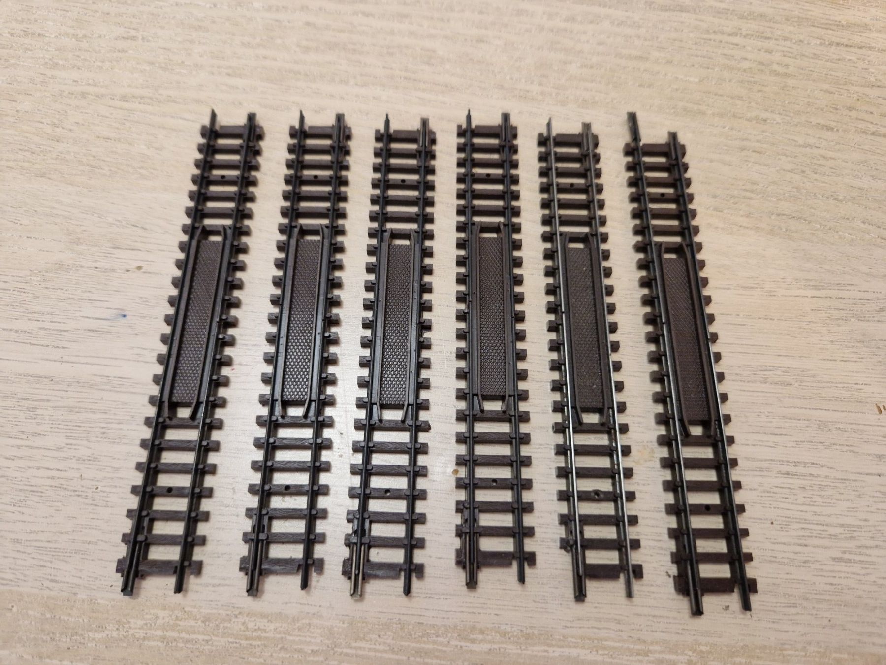 Arnold Modellini di ferrovie: Arnold N 6 x 111mm Gerades gleis – Usato da St-Aubin-Sauges venduto da tantome