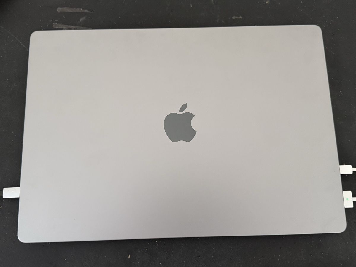 Apple Notebook: MacBook Pro 16 pouces 16Go 512Go SSD 2021 – Nuovo (secondo la descrizione) da Neyruz FR venduto da dom1964 1