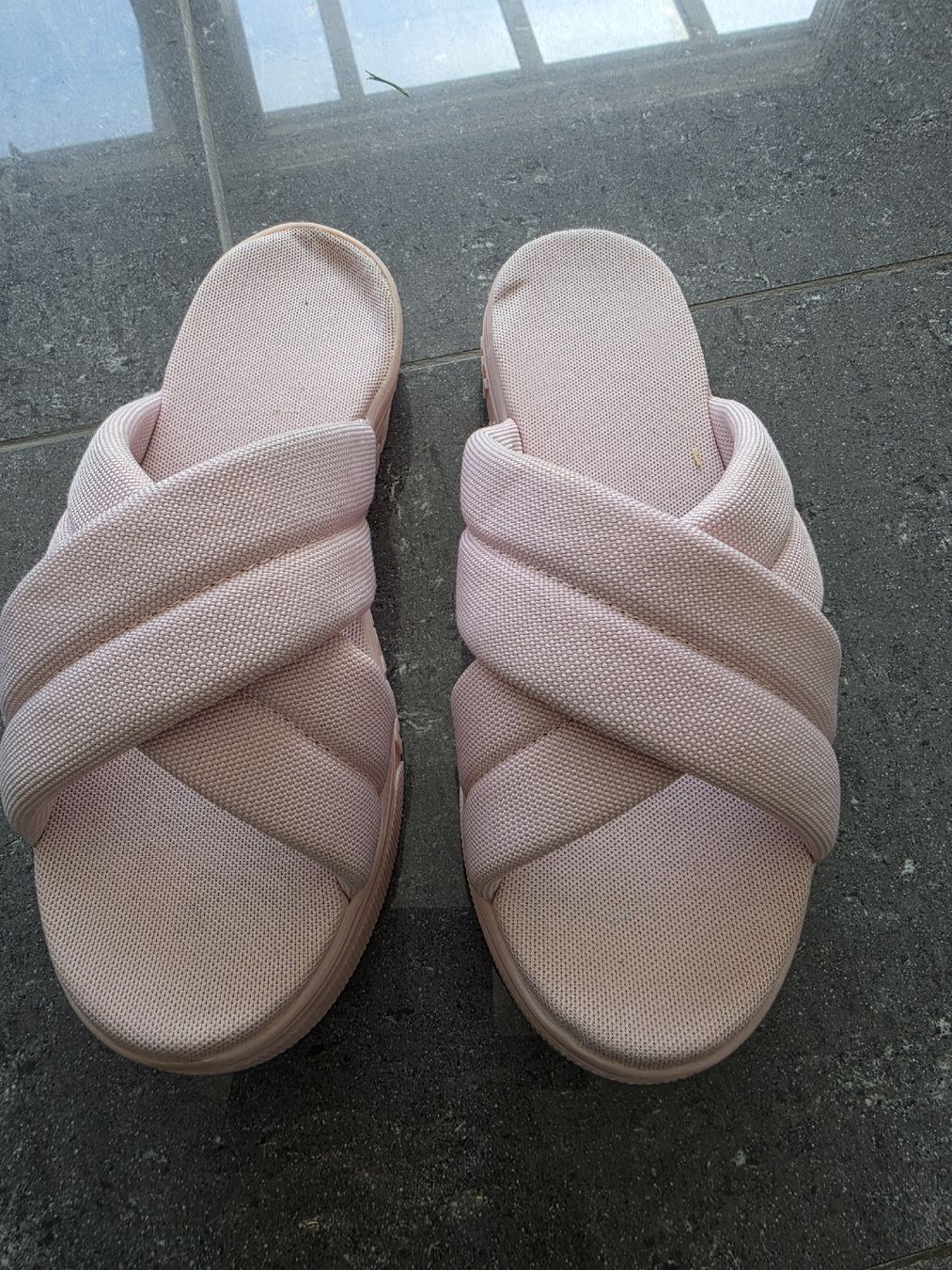 Tommy Hilfiger Scarpe da donna: Tommy Hilfiger Pantoletten gr.39 – Usato da Würenlos venduto da Nigginiggi 1