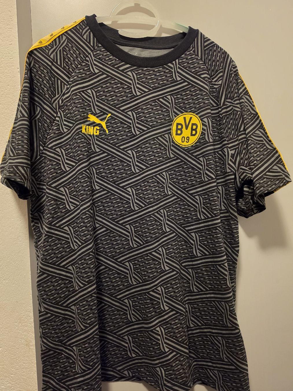 T-shirts: bvb king Tee L neu – Neuf avec emballage d'origine à Diepoldsau par To_Rapid95