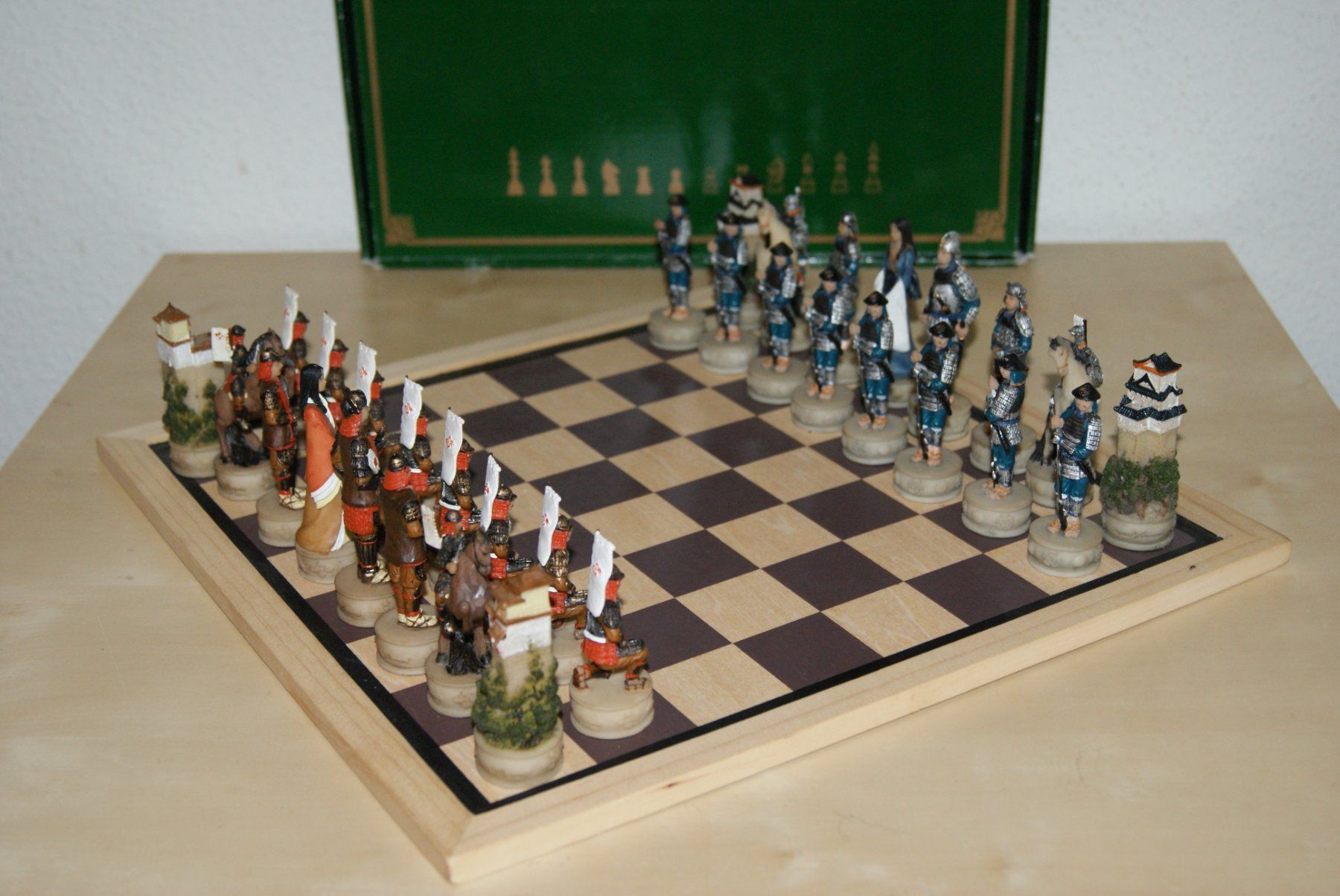 Giochi: Schach - Samurai Handbemaltes Harzfiguren-Schachspiel – Usato da Zürich venduto da Widi1 9