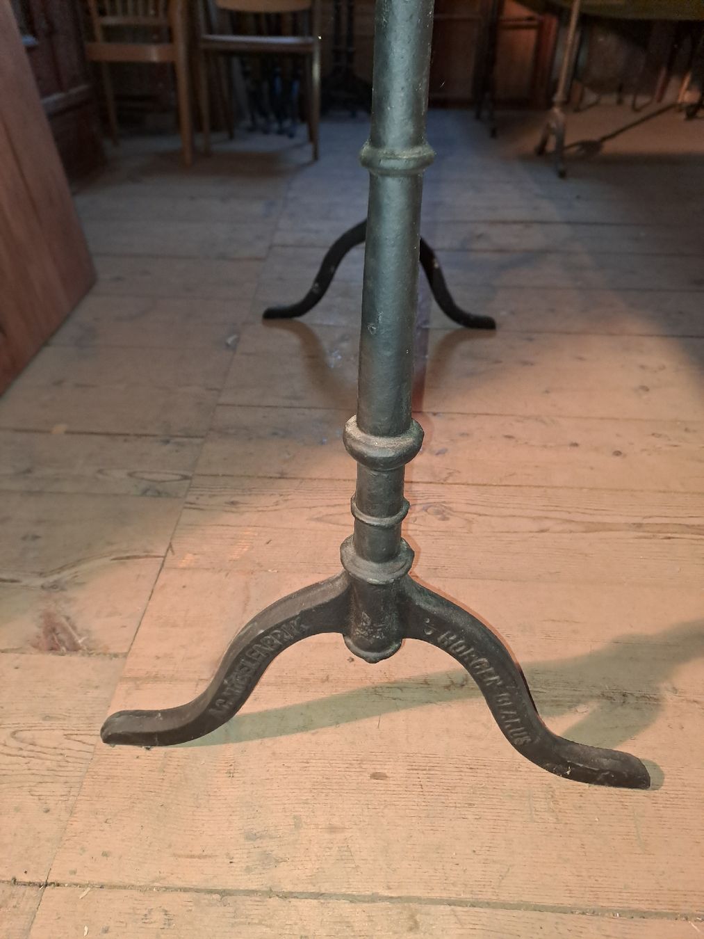 Tische: Tisch mit Gussfüssen 159x76cm – Gebraucht aus Gebenstorf von suroh 2