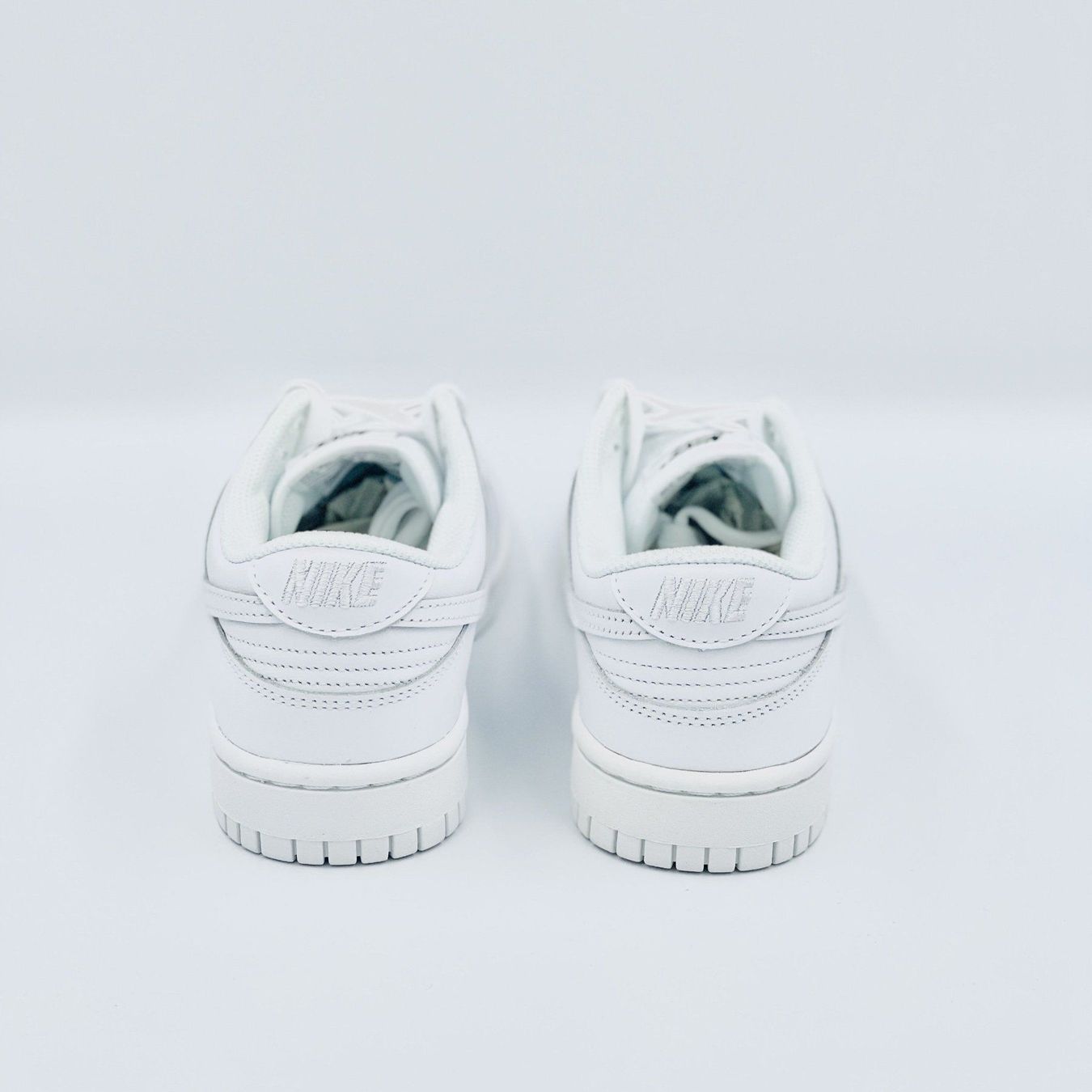 Nike Scarpe da donna: Nike Dunk Low Triple White EU 36 – Nuovo e nell'imballaggio originale da Erlinsbach venduto da sasneakers 2