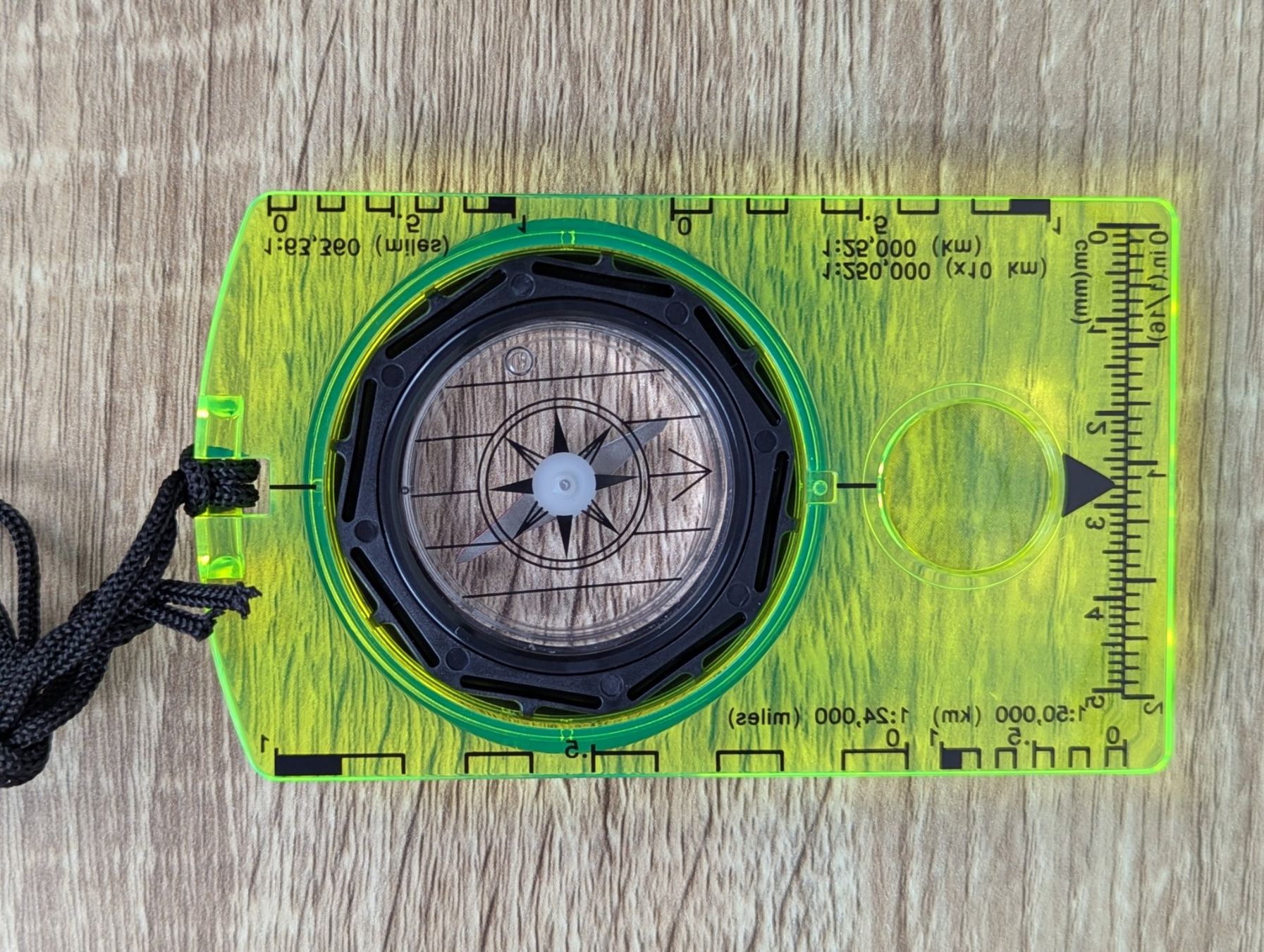 GPS & Strumenti di misurazione: Boussole de randonnée Jaune - 360 degrés – Nuovo e nell'imballaggio originale da Yvorne venduto da Bocchino_1291 1
