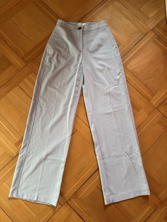 Bershka Stoffhose, hellblau, Gr. 36