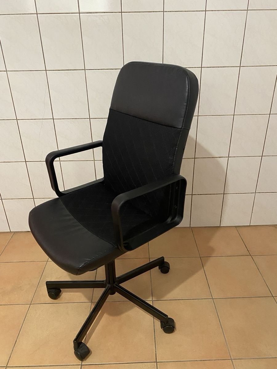 Stühle: Chaise de bureau – Gebraucht aus Bussigny von Hudonic 1