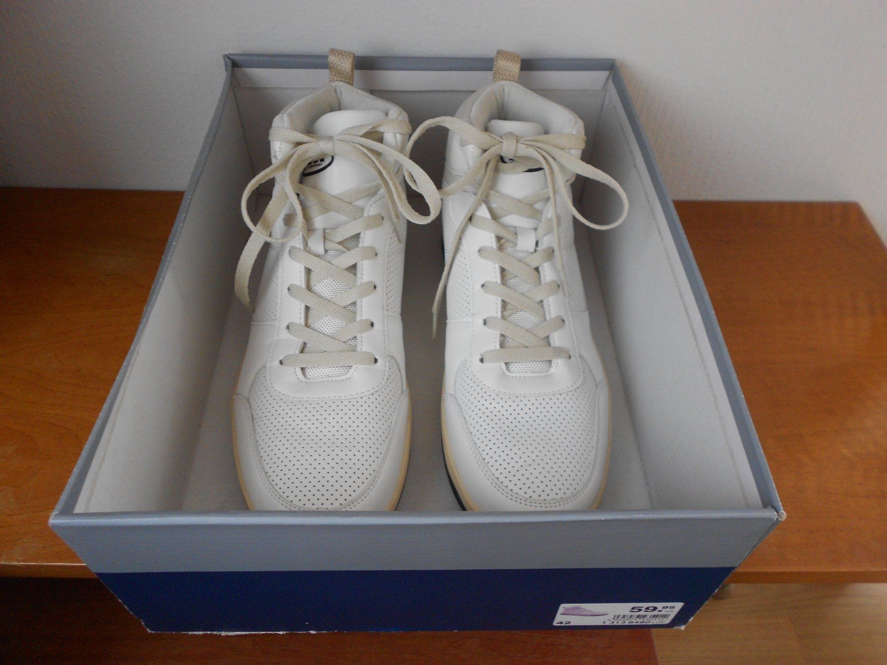 Scarpe da uomo: Neue weisse Herren Sneaker Gr. 42 – Nuovo (secondo la descrizione) da Zollikofen venduto da Flavabana