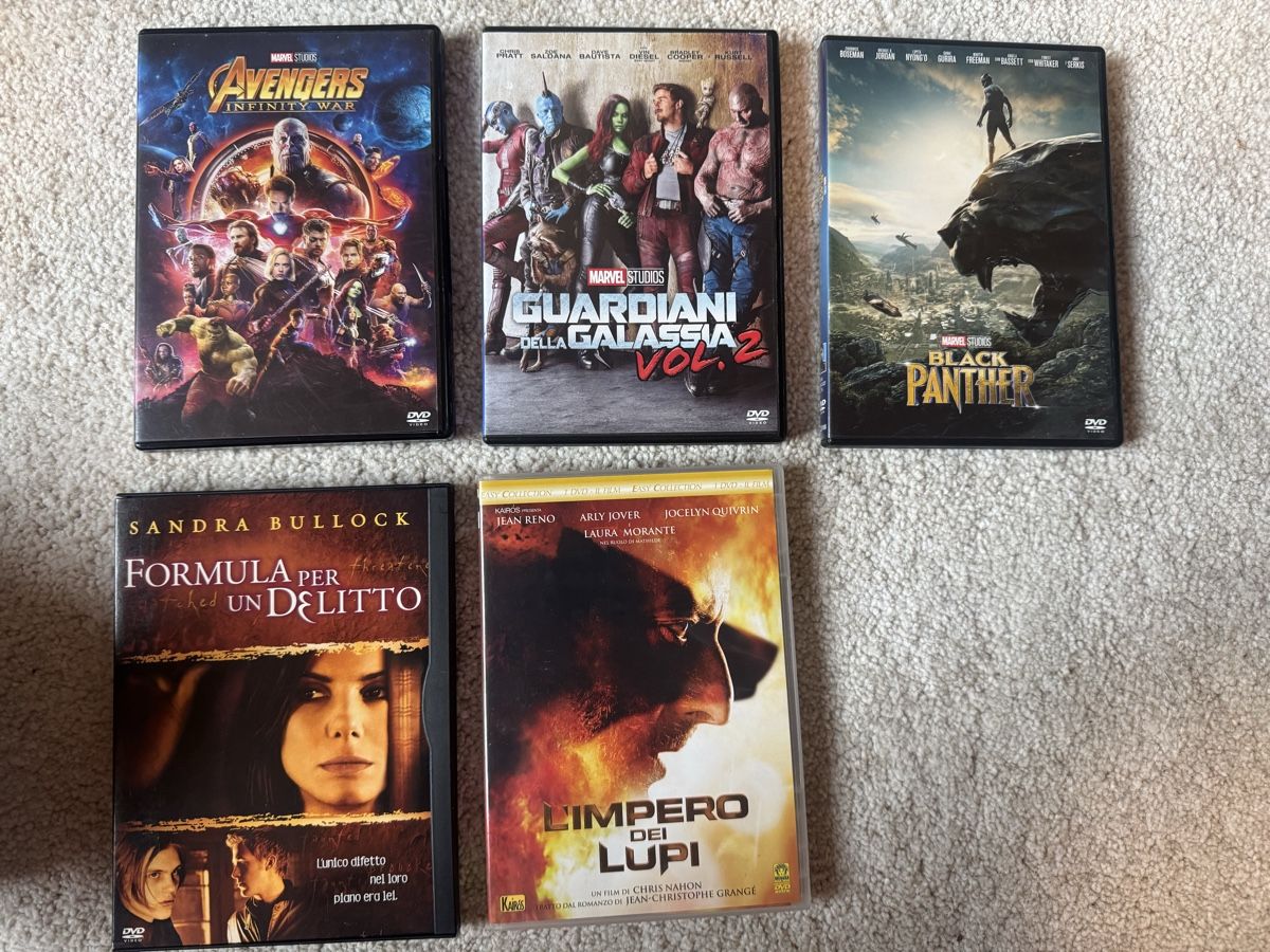 Tutti i DVDs: 5 DVD in Inglese, Francese e Italiano – Usato da Massagno venduto da ilm_vd96