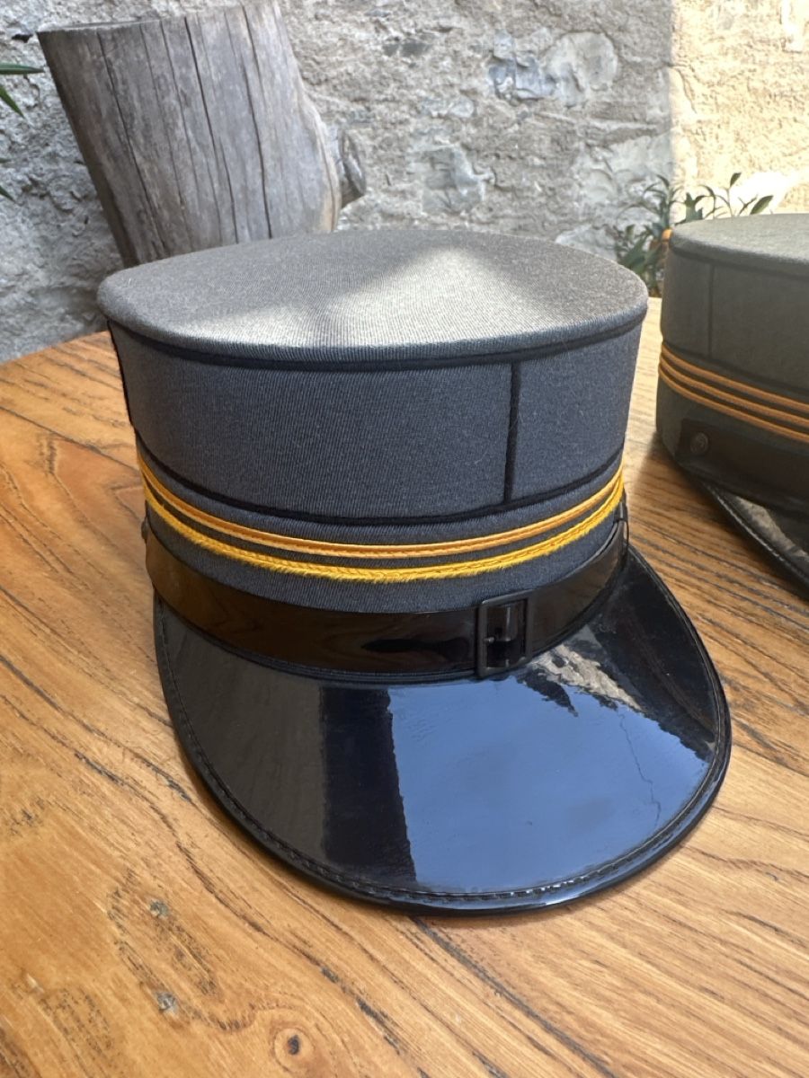 Armée suisse Chapeaux, bonnets & casquettes: Armee – D'occasion à Morbio Inferiore par Ecod 3