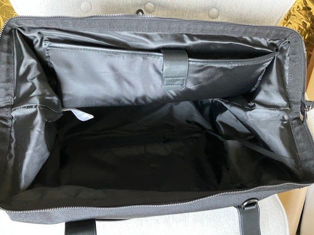 Borse: Schwarze Reisetasche neu – Nuovo (secondo la descrizione) da Solothurn venduto da ikebana9 3