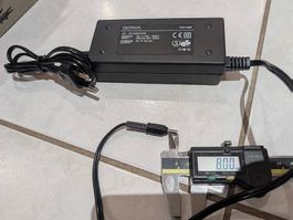 QONIX TVD-7065 adaptateur secteur - Netzteil