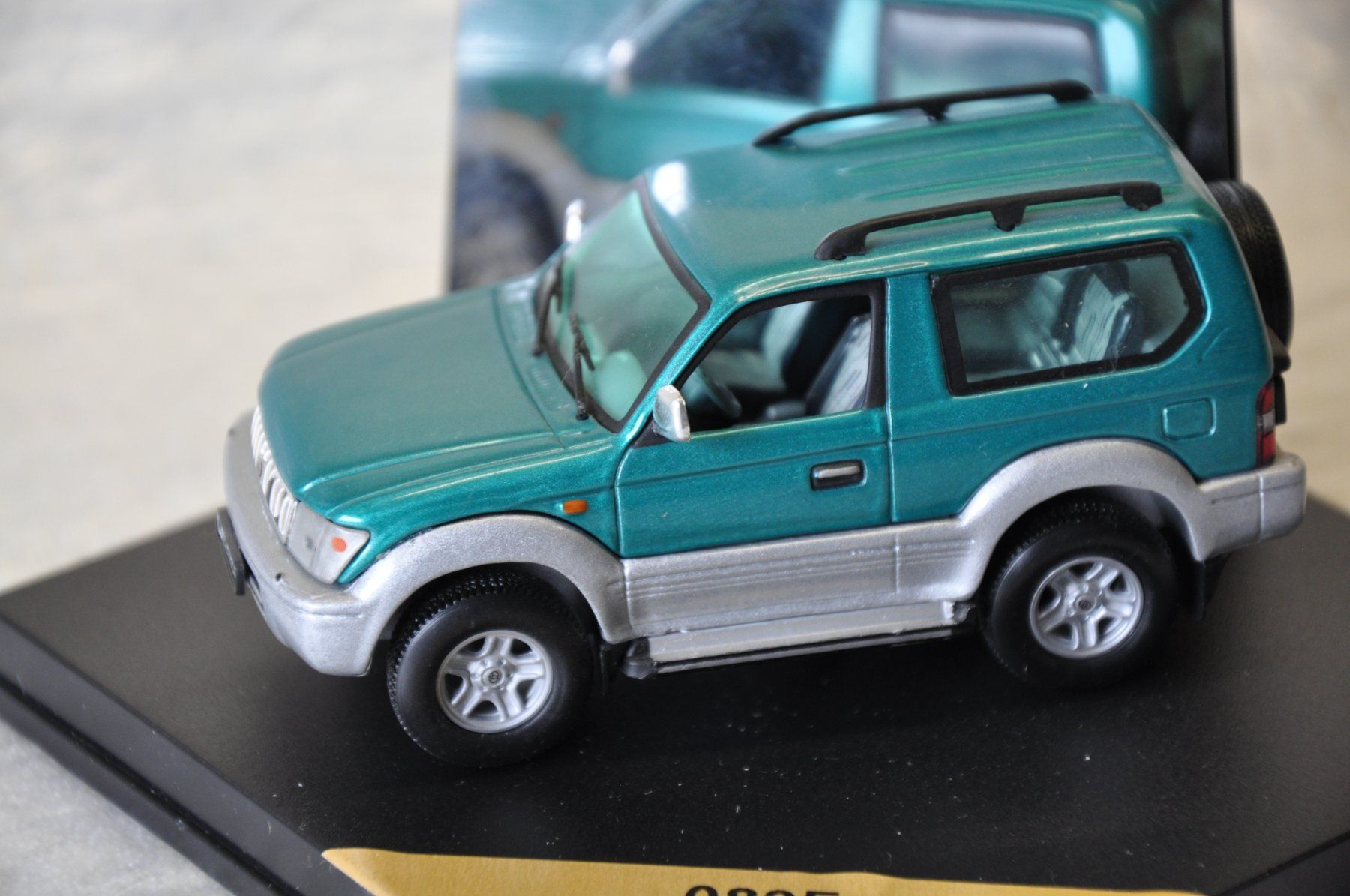 Vitesse Modellini d'auto: Toyota Land Cruiser – Nuovo e nell'imballaggio originale da Ebnat-Kappel venduto da Aallerlei 1