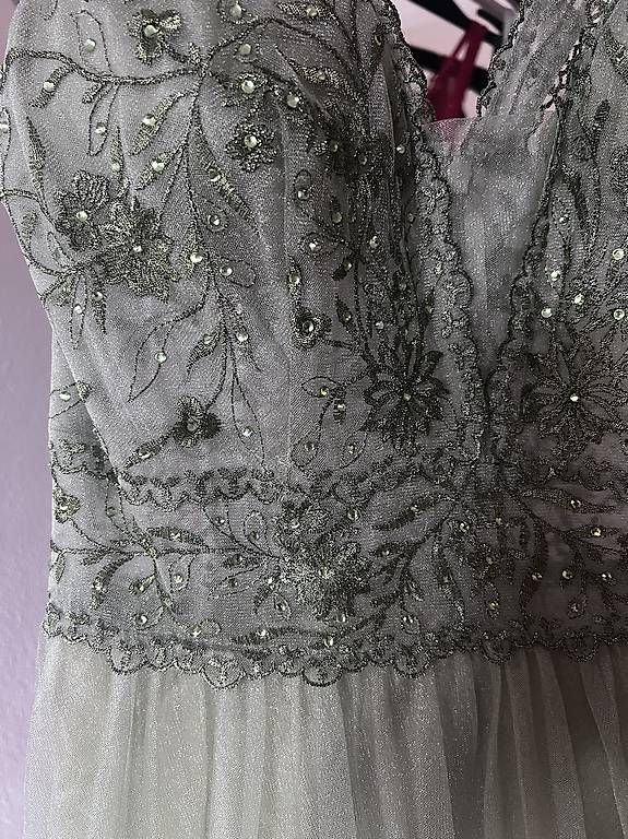 Vestiti: Abendkleid/ Bridemaidskleid  – Usato da Winterthur venduto da Anjarys 3