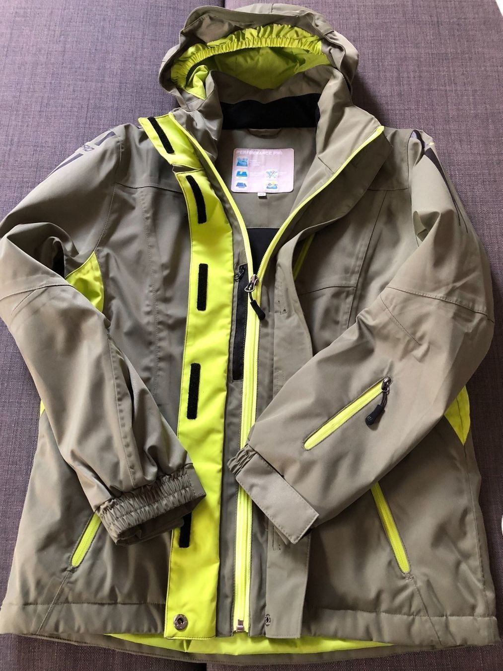 Giacche & Cappotti: Jacke Gr. 164 / Mädchen / neuwertig – Usato da Nussbaumen AG venduto da schuba2000 1