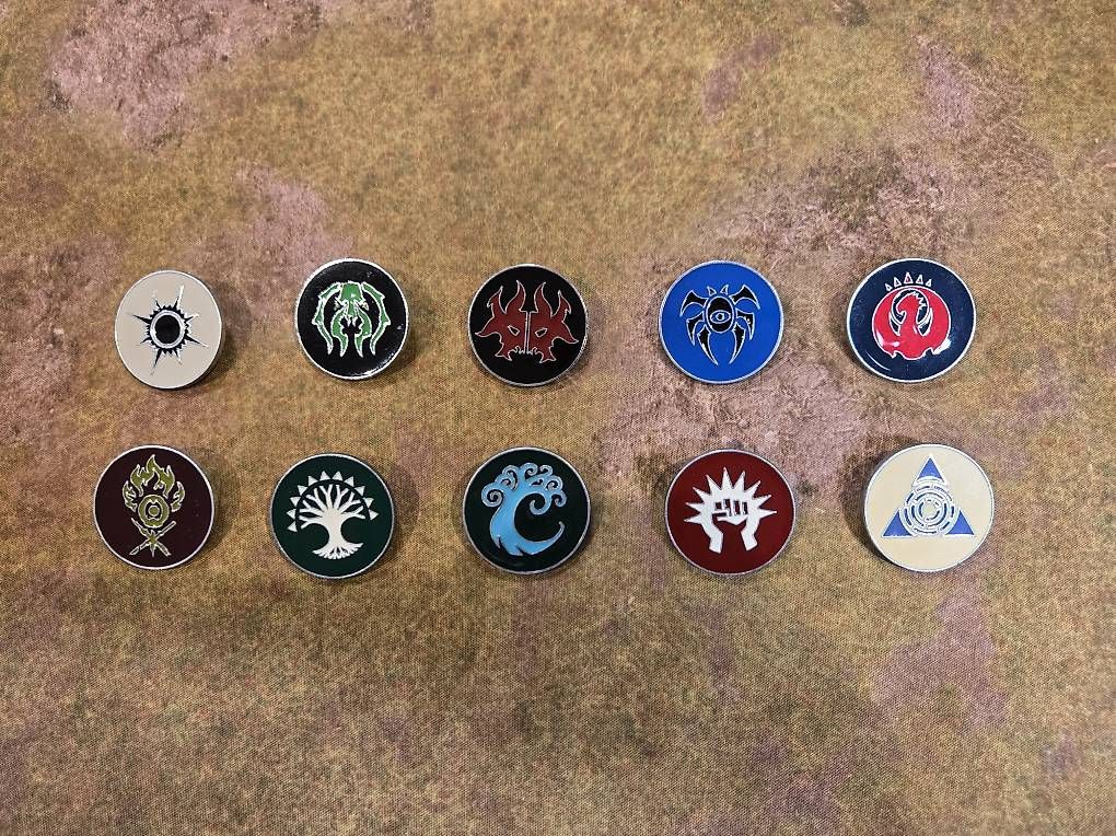 Magic The Gathering Placchette & Badge: Magic the Gathering Ravnica Gilden Pins – Usato da Kloten venduto da Kenneth_Iselin