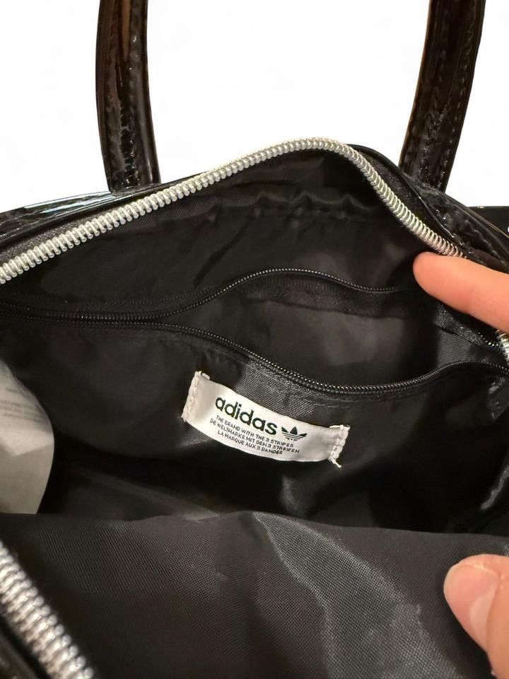 Adidas Borse da donna: New Adidas black mini handbag  – Nuovo (secondo la descrizione) da Winterthur venduto da hachiscutecloset 2