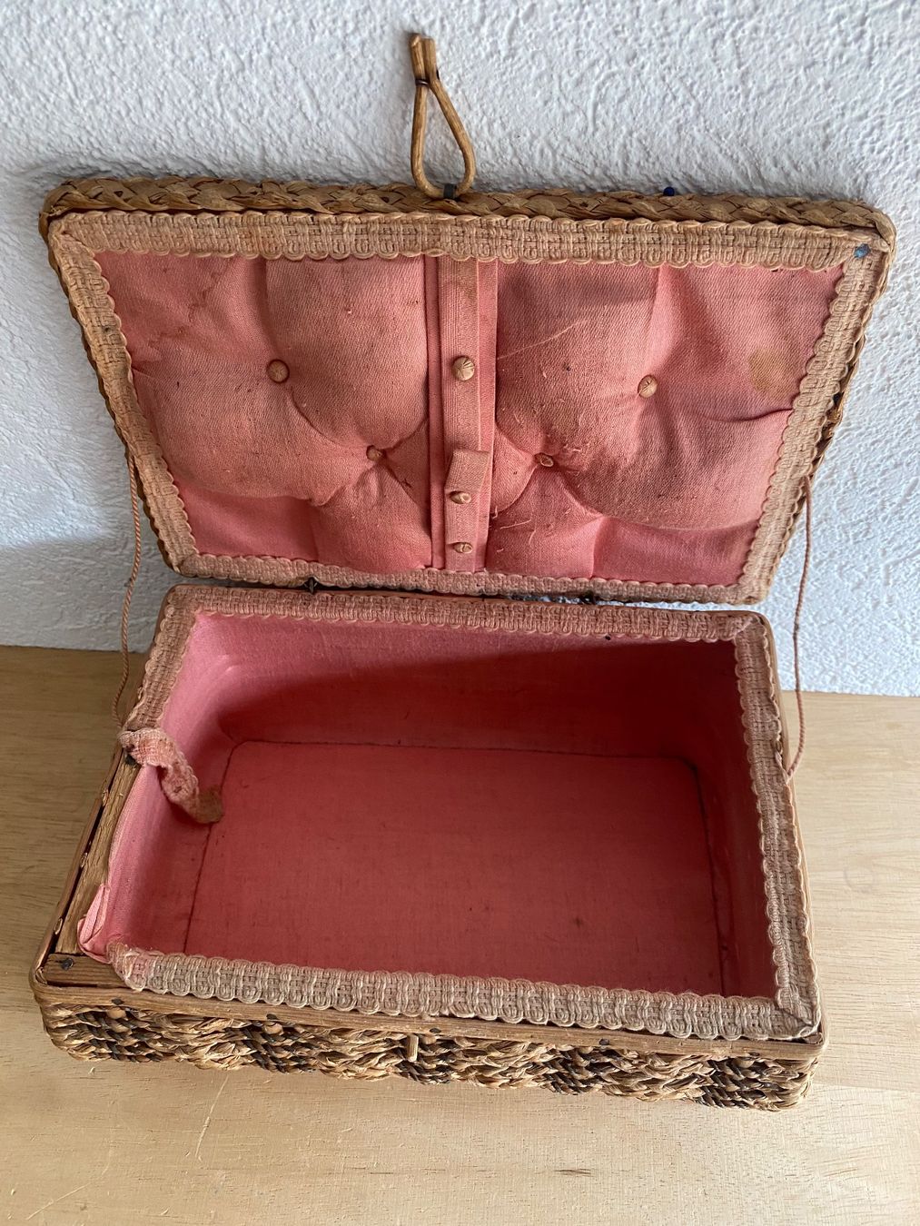 Sonstiges für Haushalt & Wohnen: Vintage - Alter Nähkorb mit Deckel – Gebraucht aus Burgdorf von gre_2ftz 3