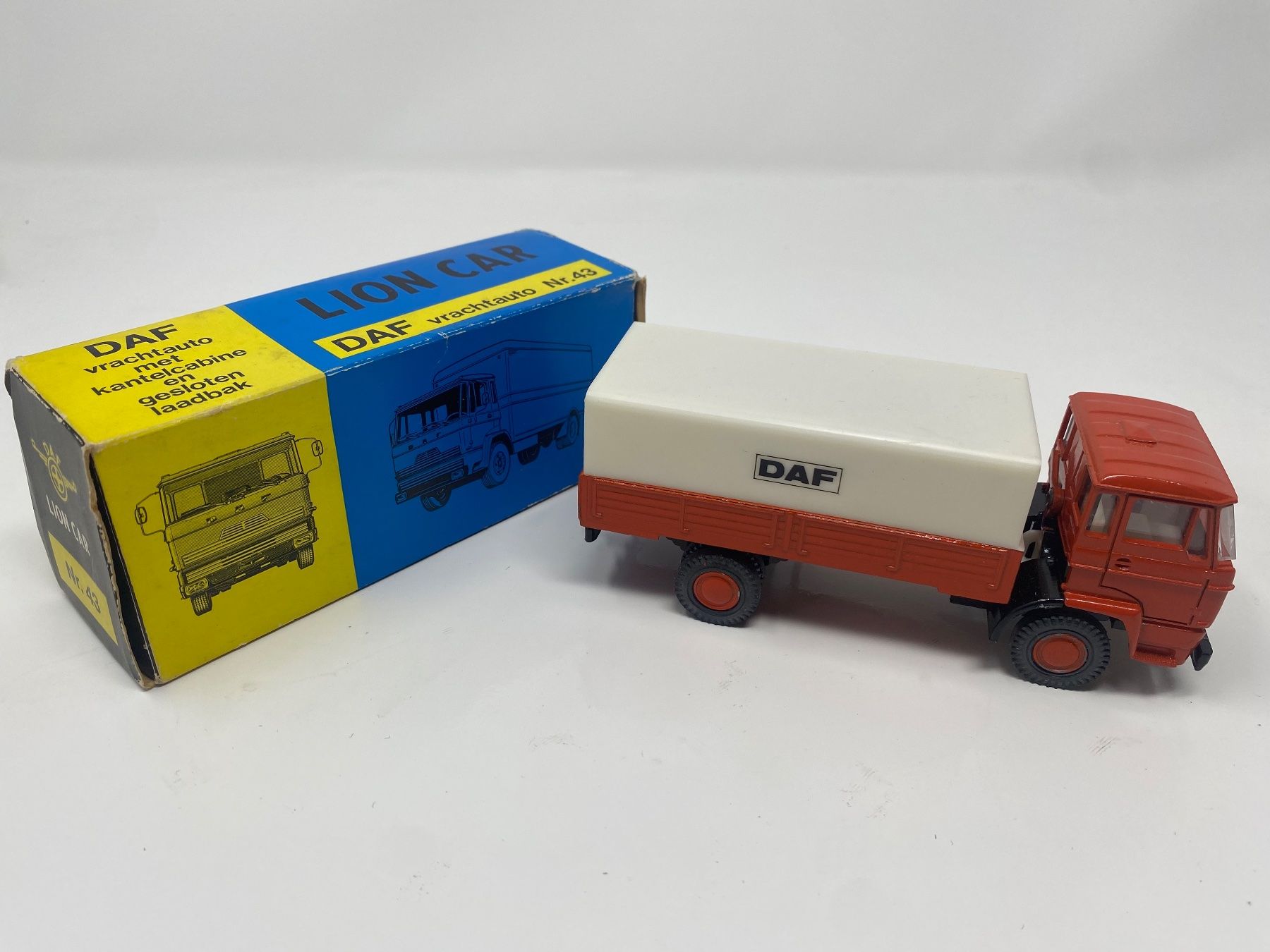 Daf Modellini d'auto: Lion Car DAF LKW – Usato da Ballwil venduto da ClassicGallery 6