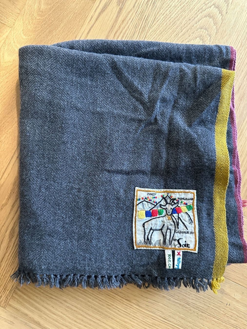 Ensoie Foulard & Sciarpe: enSoie Kaschmir Schal – Usato da Zürich venduto da Lillyrose2013