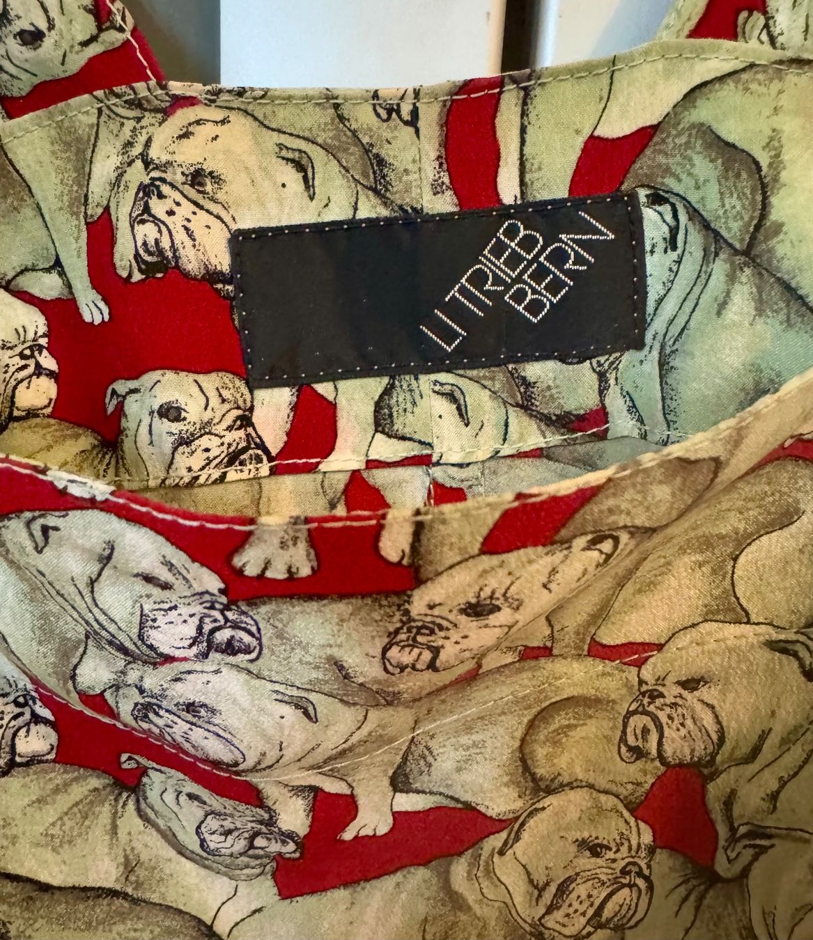 Camicette: Seidenbluse von Berner Designerin Li Trieb Hunde / Mops – Nuovo (secondo la descrizione) da Bern venduto da Tar_z9zd