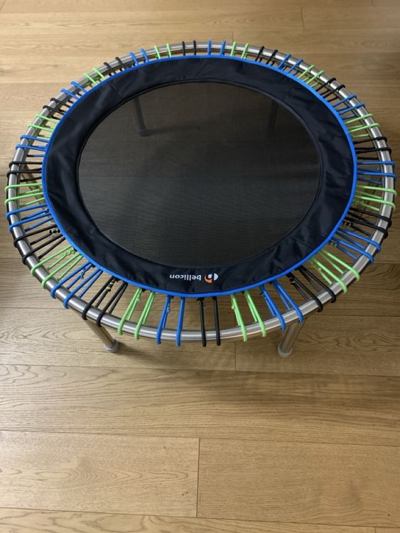 *Neuwertig* Bellicon Trampolin mit Haltegriff und Klappbeinen on sale