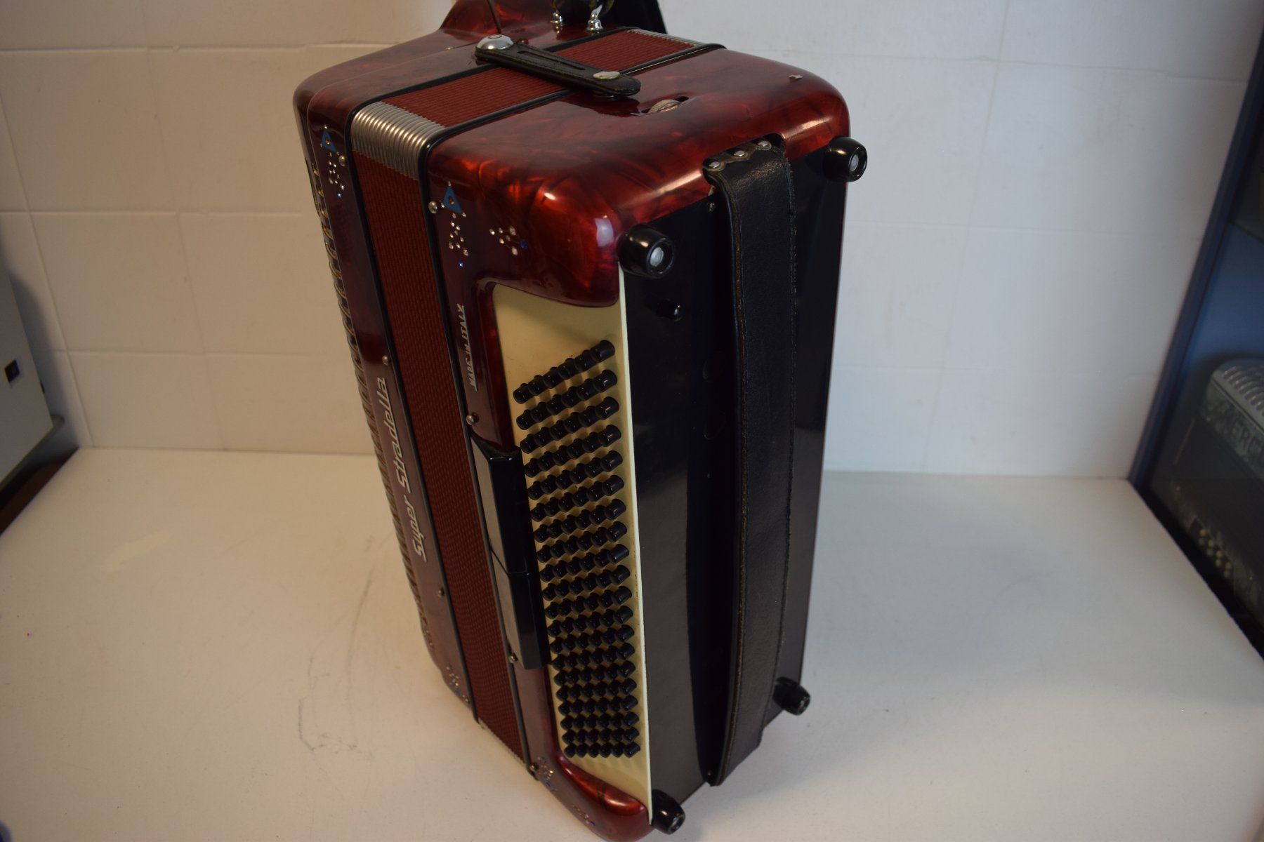 Strumenti musicali: Akkordeon chromatisch Super Stradella – Usato da Zürich venduto da baumusik 8