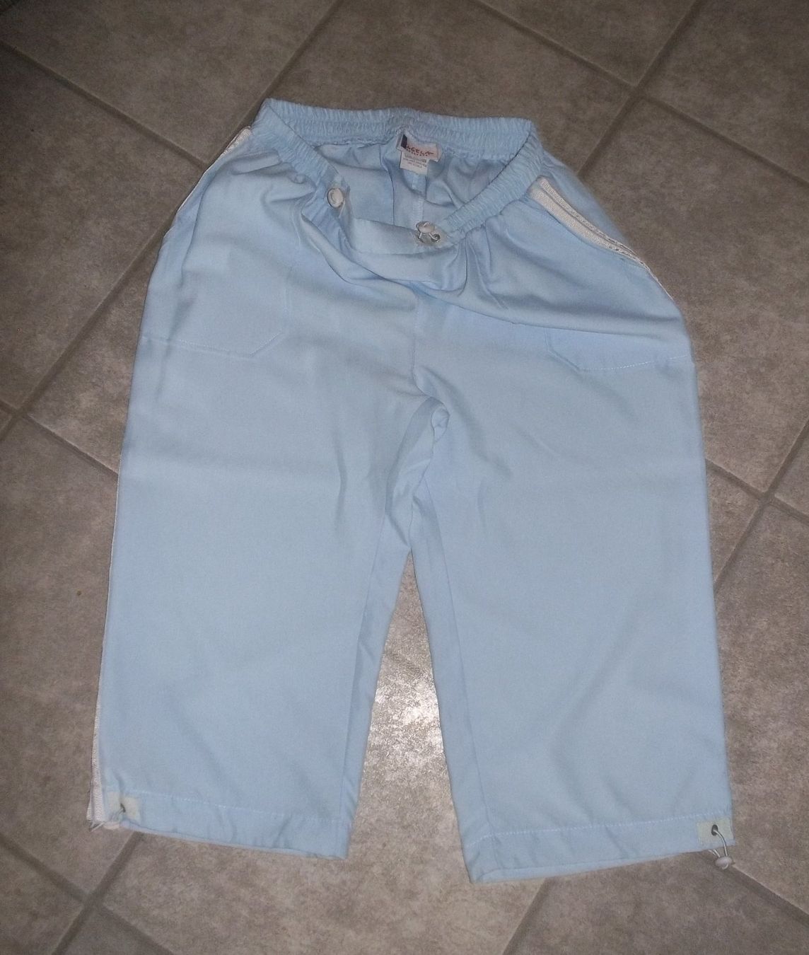 Pantaloni: neue 3/4 Damenhose Grösse L – Nuovo (secondo la descrizione) da Kaltbrunn venduto da Cindy99 1