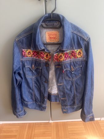 Levi's Jeansjacke bestickt Blumenmuster ca. GR M