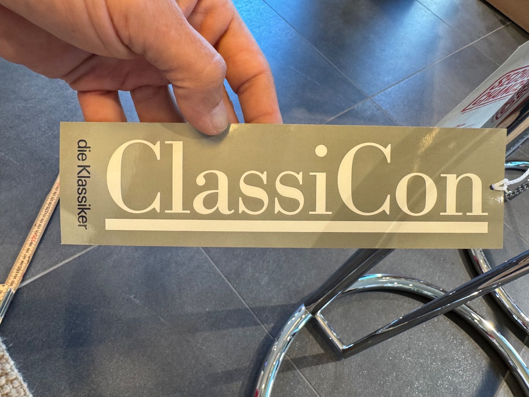 Set di tavolo e panche: 2x ClassiCon E1027 Eileen Gray – Original Designklassiker – Usato da Sursee venduto da CAZS_Sursee 1