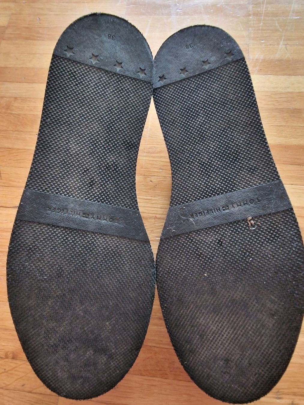 Tommy Hilfiger Damenschuhe: Tommy Hilfiger Lack Loafer, Gr. 38 – Gebraucht aus Lindau von Seepferd33 2