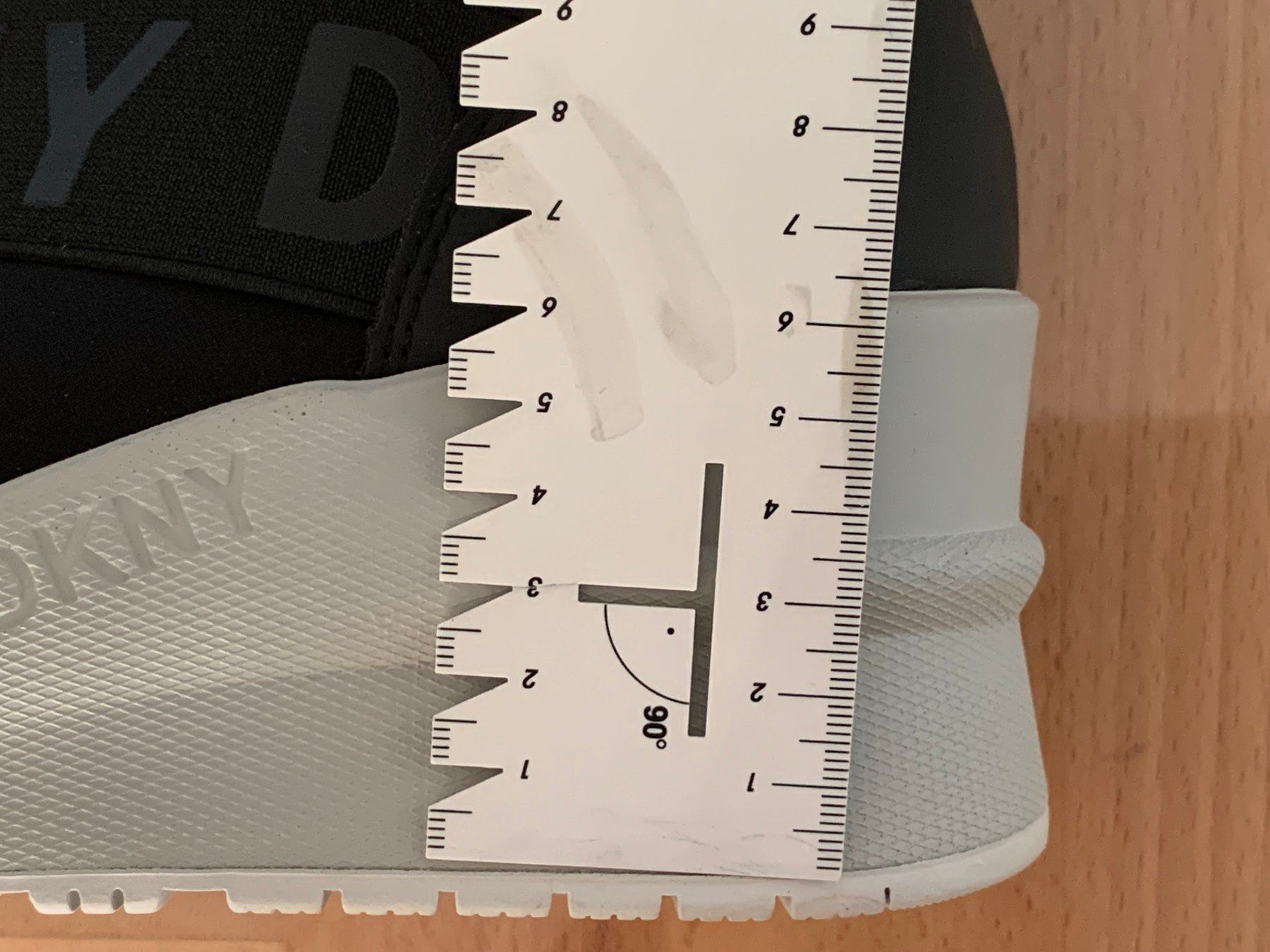 DKNY Chaussures femmes: DKNY Leya - Wedge Sneaker Schwarz Gr. 41 – Neuf avec emballage d'origine à Wetzikon ZH par EvisStore 8