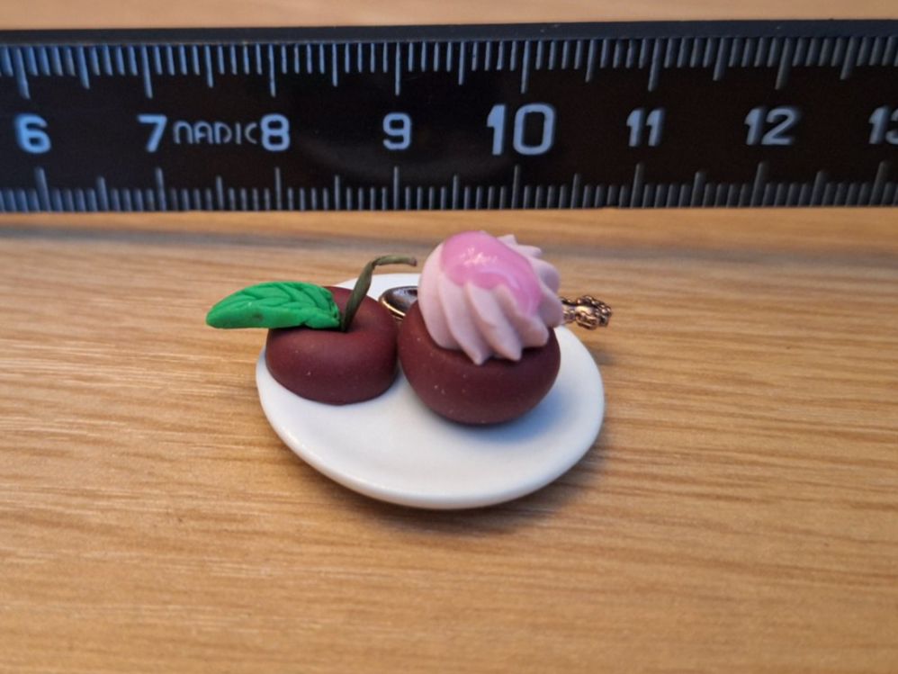 Case e mobili per bambole: Handmade Kirschensorbet – Nuovo (secondo la descrizione) da Zürich venduto da HandmadeTinyFood 3