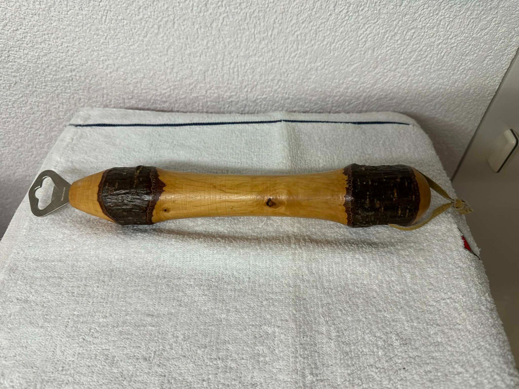 Apribottiglie & Tappi per chiusura: Massiver Flaschenöffner aus Holz – Usato da Ried-Brig venduto da V8_Andy 1