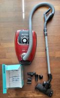 Staubsauger Bosch Serie 8 rot gebraucht mit Zubehoer