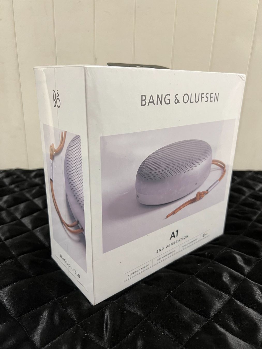 Bang & Olufsen Lautsprecher: B&O Beosound A1 2nd Gen nordic Ice – Neu und originalverpackt aus Kirchberg SG von EPGaemperle